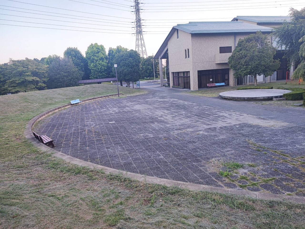 蓮田市役所