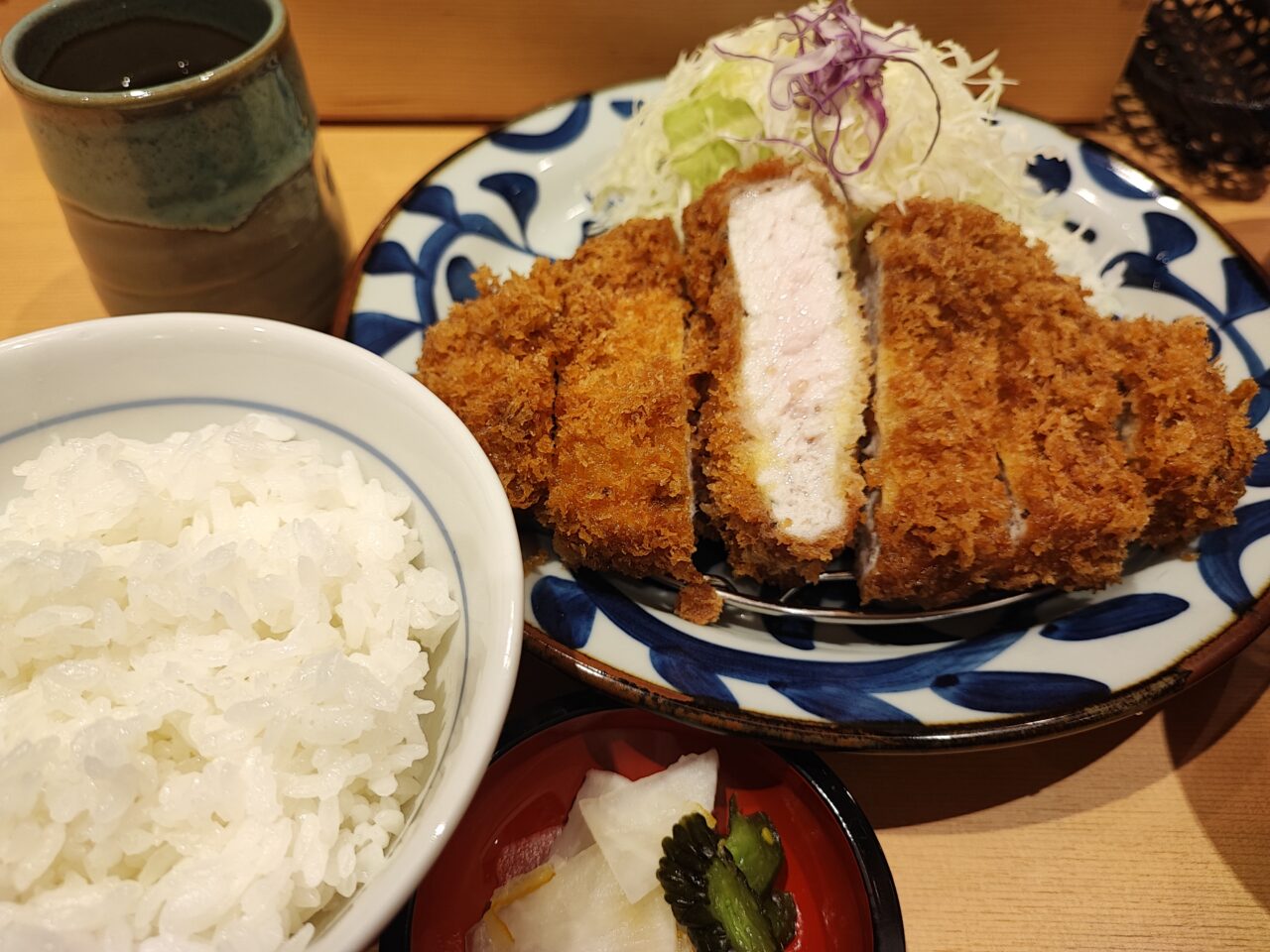 「厚切とんかつよし平 白岡店」オープン