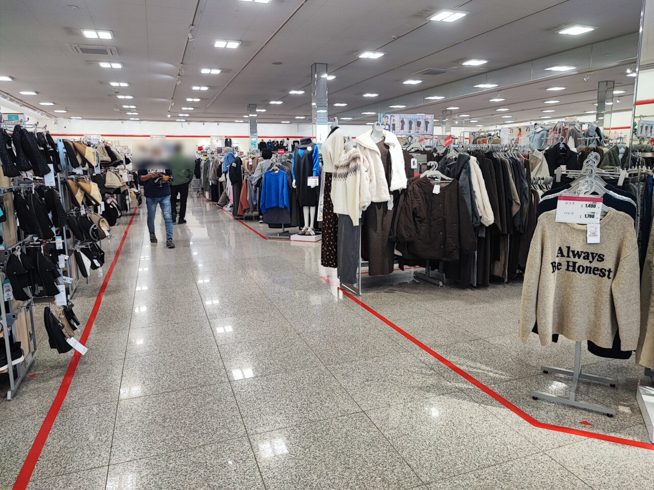 しまむらで衣料品回収を実施中！