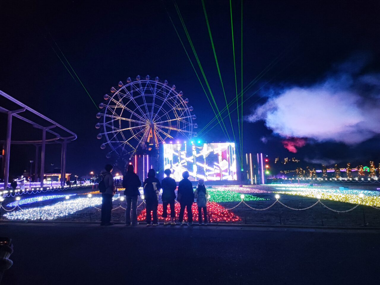 東武動物公園カラフルピーチ コラボドローンショー