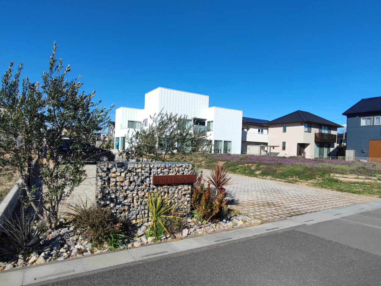 青空マルシェ「食とハンドメイドと憩いのしらおかテラス」