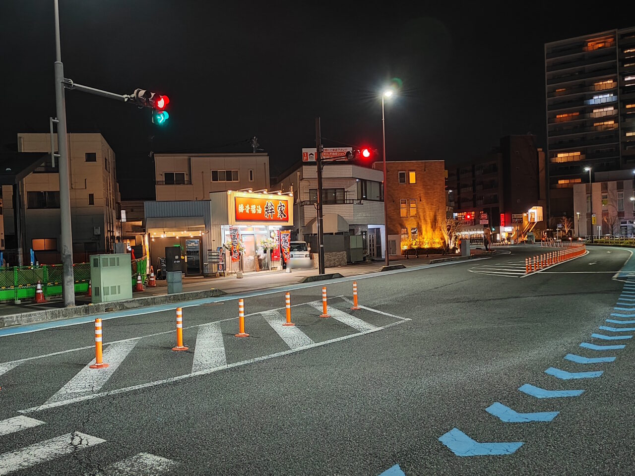 「豚骨醤油 絆家」オープン