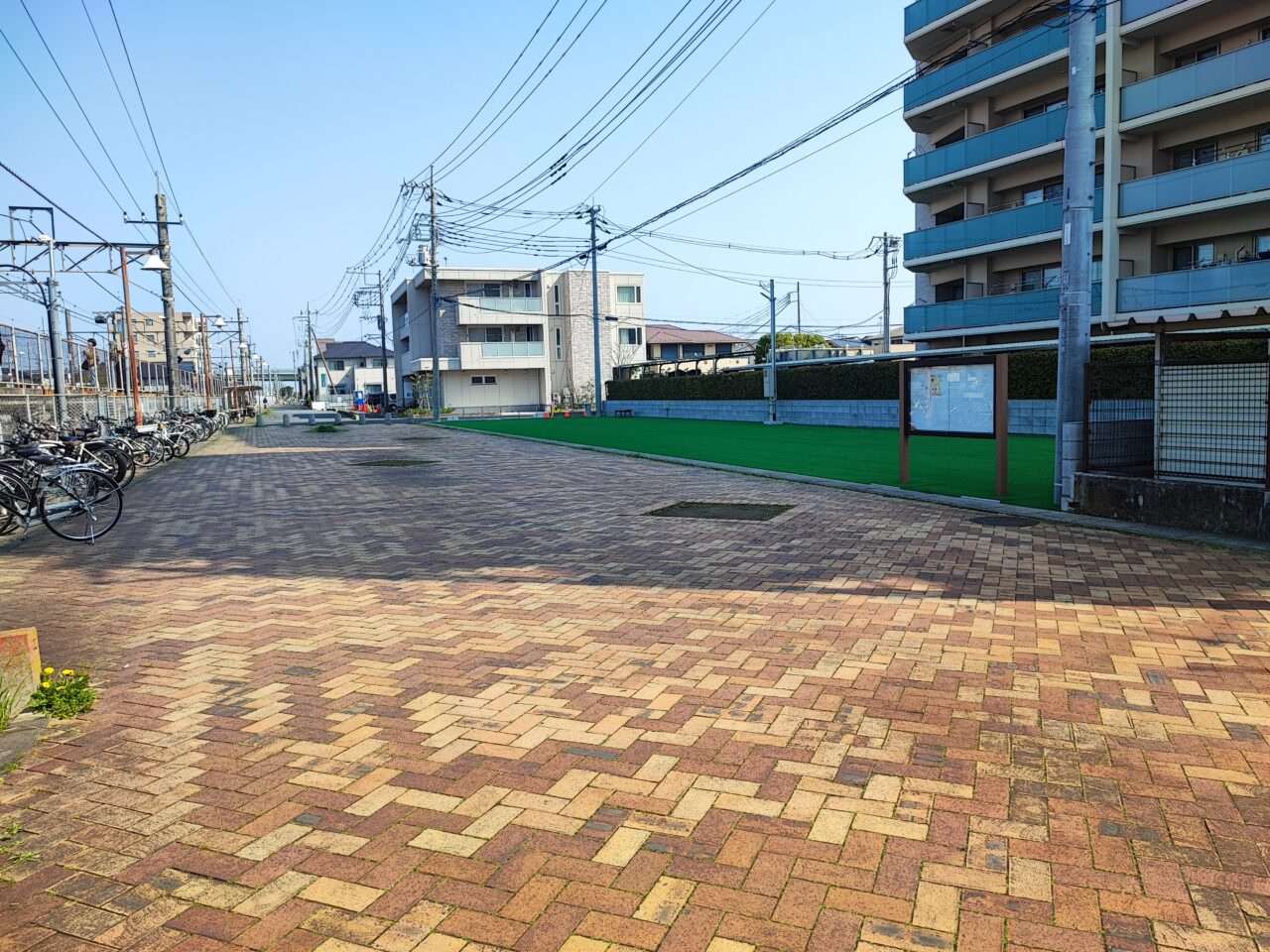 新白岡駅東口交番北側広場「しんしらひろば」オープン