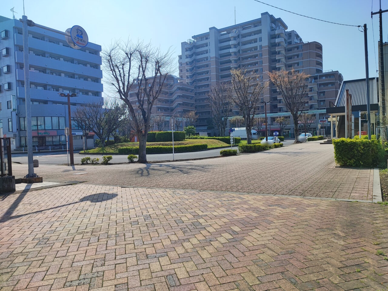 新白岡駅東口交番北側広場「しんしらひろば」オープン