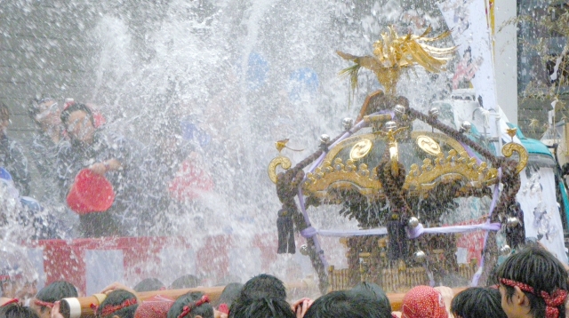 蓮田市 殖産自治館前「殖産夏祭り」